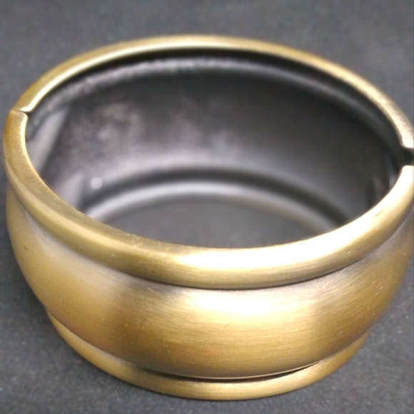 Evergreen Jewelry - Vintage look Gold colored bracelet perfect for the summer